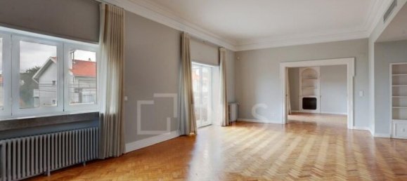 6 bedrooms Villa in Lisbon, Portugal No. 129000 12