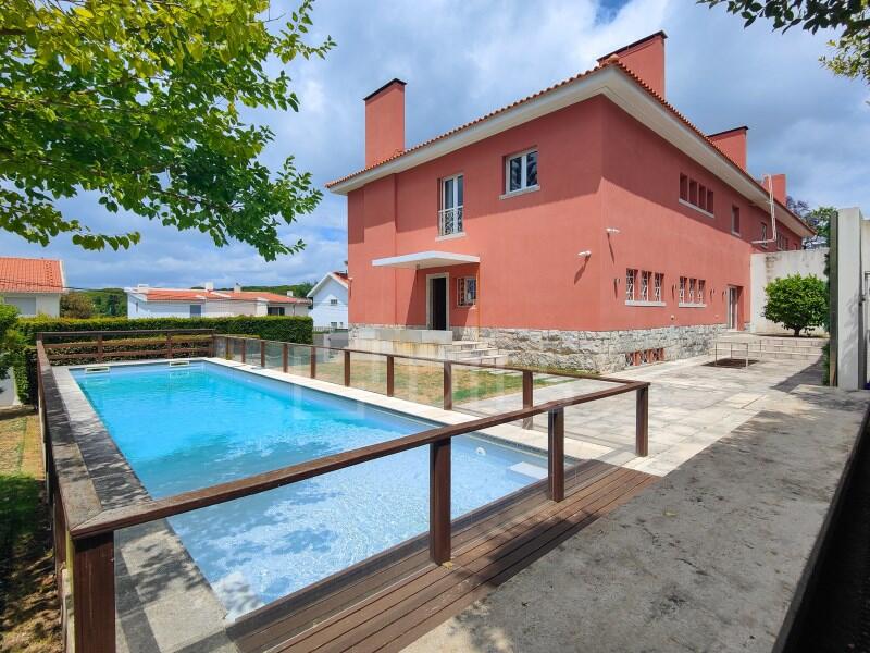 6 bedrooms Villa in Lisbon, Portugal No. 129000