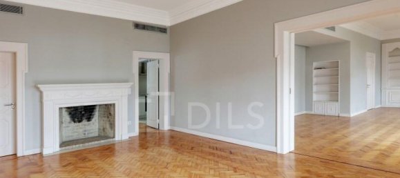 6 bedrooms Villa in Lisbon, Portugal No. 129000 16