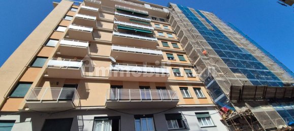 3 Schlafzimmer Wohnung in Genoa, Italy, Nr. 266653 2