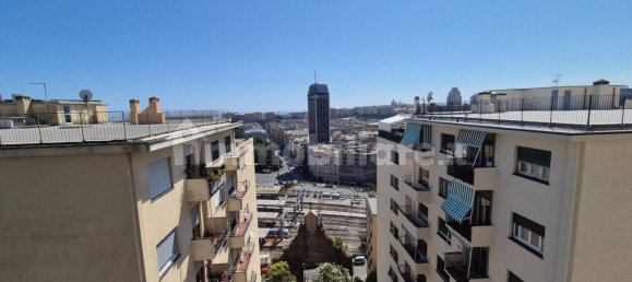 3 Schlafzimmer Wohnung in Genoa, Italy, Nr. 266653 10