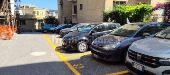 3 Schlafzimmer Wohnung in Genoa, Italy, Nr. 266653 3