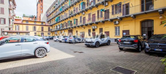 2 bedrooms Apartment in Milan, Italy No. 357808 31