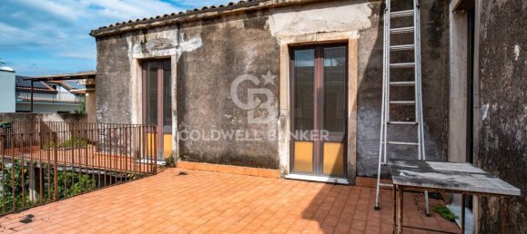 Дом с 8 спальнями в Рипосто, Италия № 272598 8