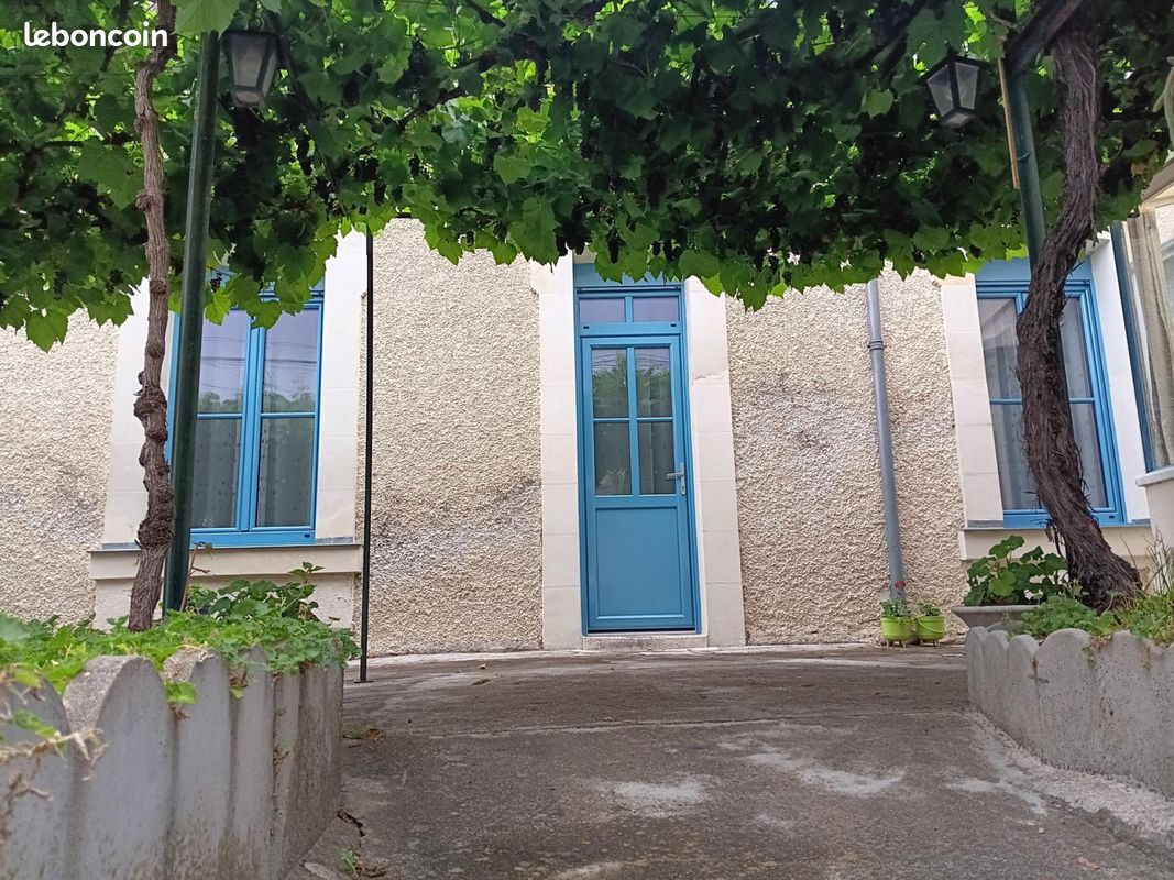 2 bedrooms House in Chatellerault, France No. 295810