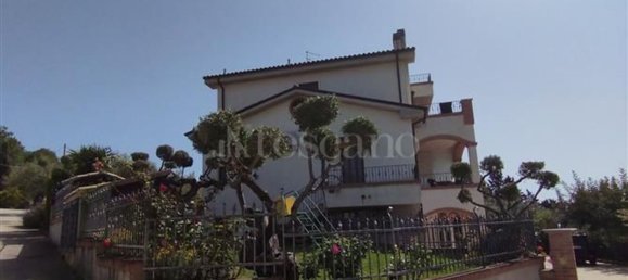 Villa de 15 divisões em Città Sant'Angelo, Italy N.º 161660 16