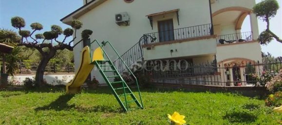 Villa de 15 divisões em Città Sant'Angelo, Italy N.º 161660 15