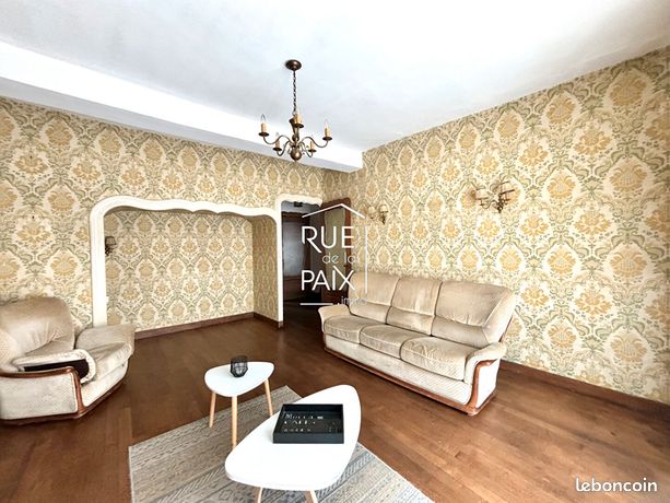 Casa de 3 dormitorios en Parthenay, France No. 300740