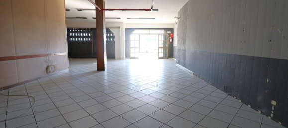 280m² Warehouse in Marmirolo, Italy No. 159055 2