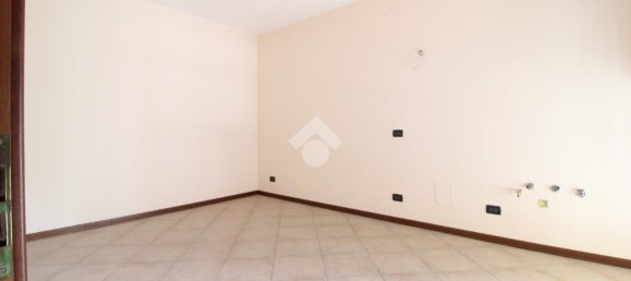 4 rooms Apartment in Sassuolo, Italy No. 107785 11