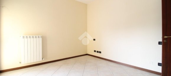 4 rooms Apartment in Sassuolo, Italy No. 107785 8