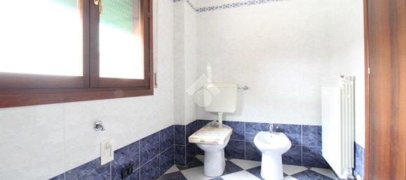 4 rooms Apartment in Sassuolo, Italy No. 107785 13