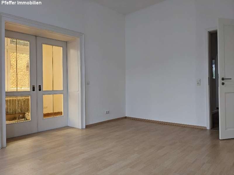 7 Schlafzimmer Gebäude in Aschaffenburg, Germany, Nr. 370701