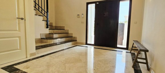 3 bedrooms Villa in Estepona, Spain No. 140658 4