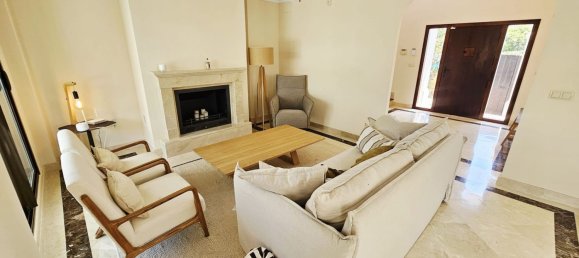 3 bedrooms Villa in Estepona, Spain No. 140658 7