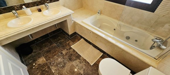 3 bedrooms Villa in Estepona, Spain No. 140658 27