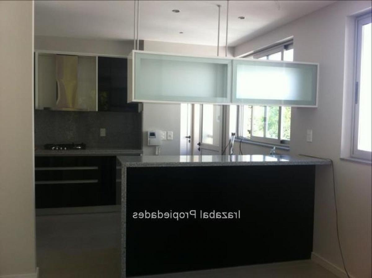 Apartamento de 3 dormitorios en Montevideo, Uruguay No. 3121