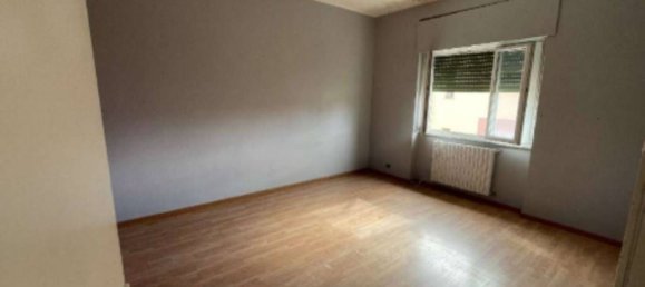 3 rooms Apartment in Arezzo, Italy No. 196809 5