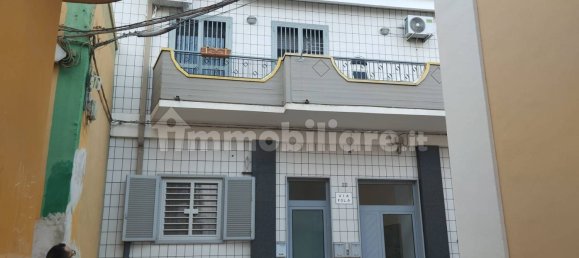 2 bedrooms Apartment in Bari, Italy No. 33861 2