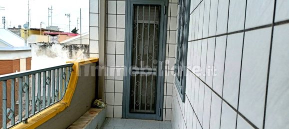 2 bedrooms Apartment in Bari, Italy No. 33861 3