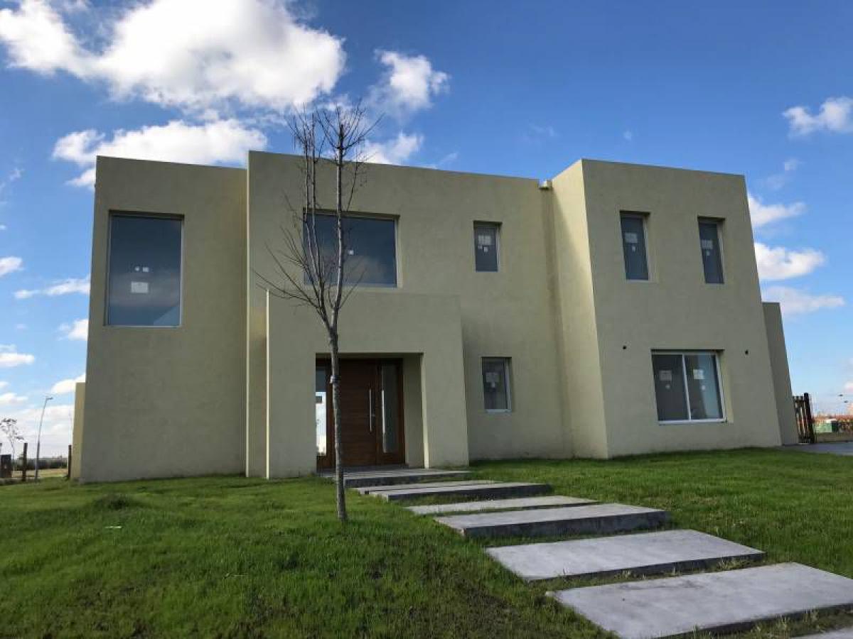 4 bedrooms House in Escobar, Argentina No. 17554