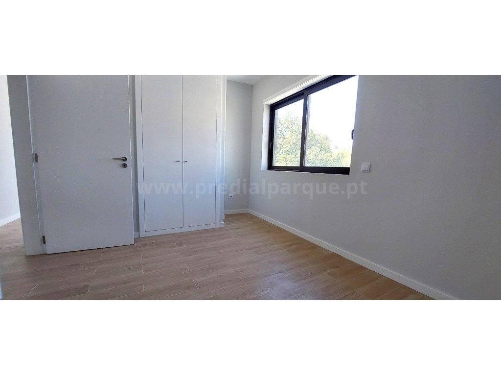 Apartamento de 2 dormitorios en Porto, Portugal No. 303138