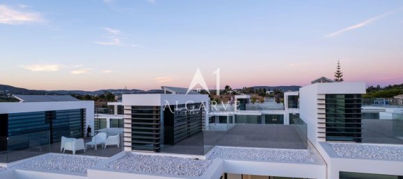 3 bedrooms Townhouse in Almancil, Portugal No. 137379 5