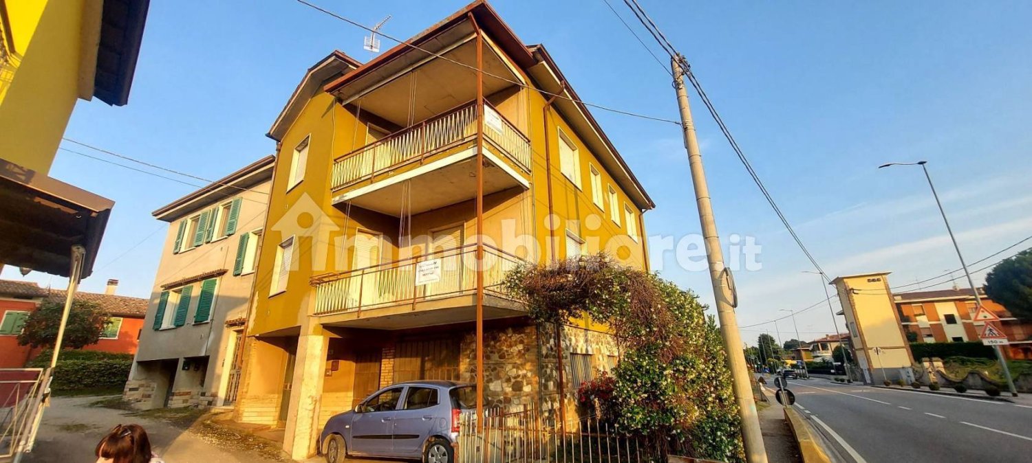 2 bedrooms Villa in Ponti sul Mincio, Italy No. 157150