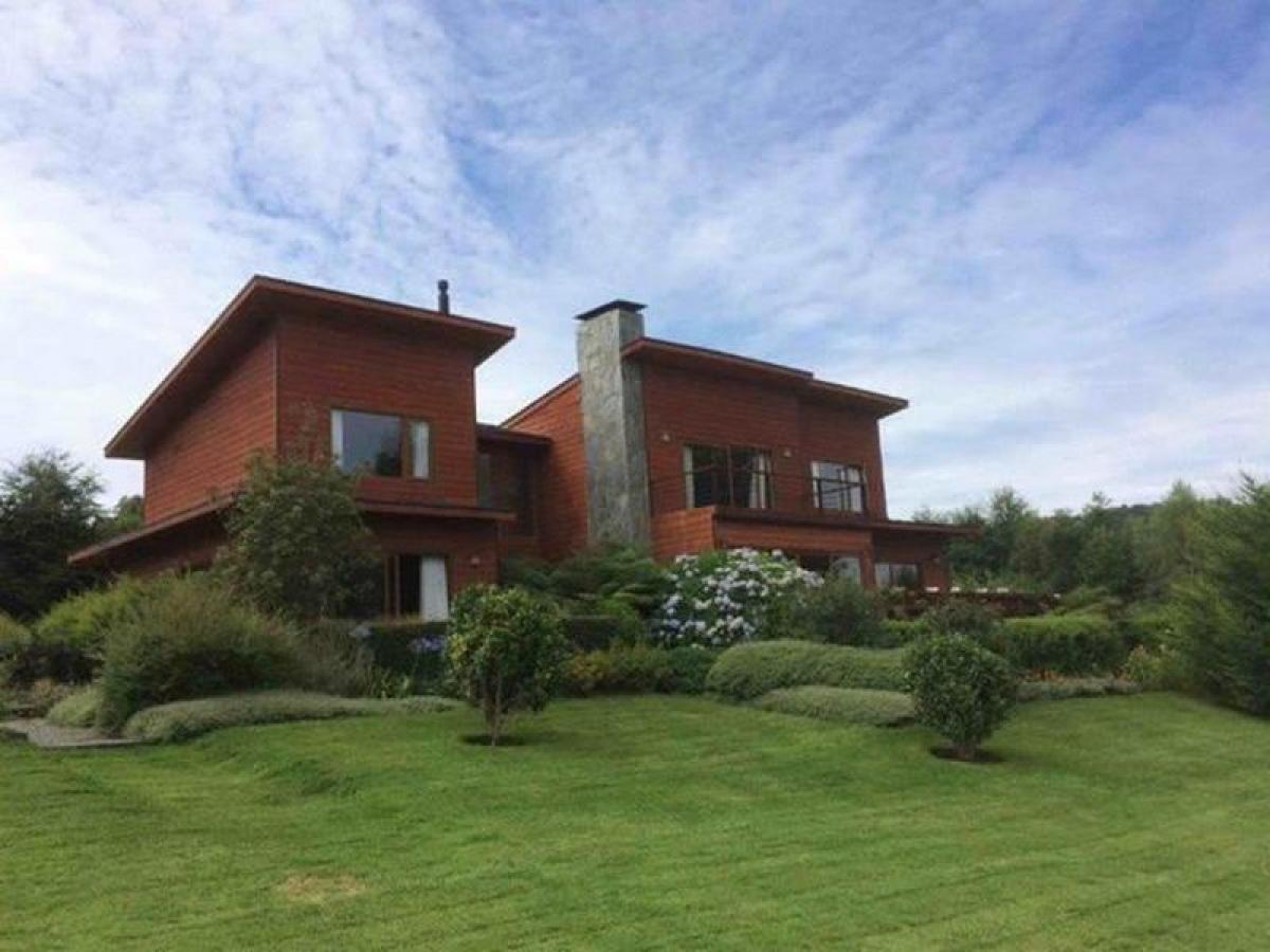 5 bedrooms House in Los Rios, Chile No. 2268