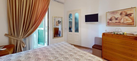 4 rooms Apartment in Naples, Italy No. 1769 13