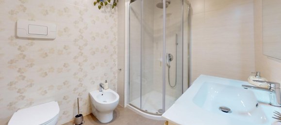 4 rooms Apartment in Naples, Italy No. 1769 5