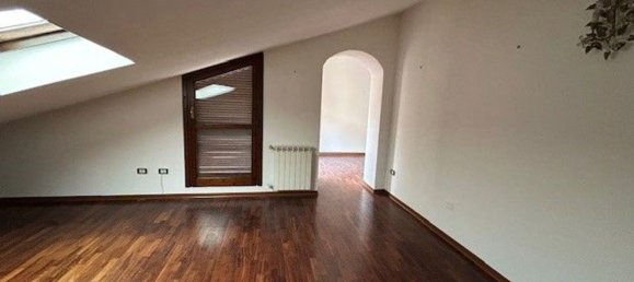 3 bedrooms Apartment in Terni, Italy No. 316879 10