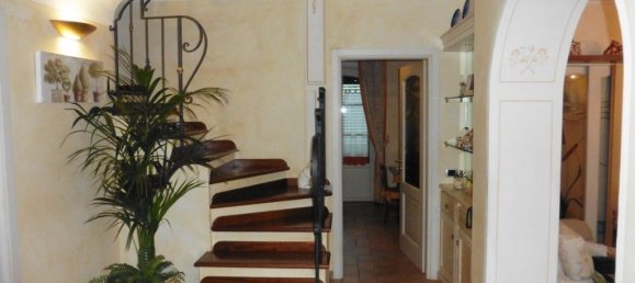 4 Schlafzimmer Wohnung in Pontremoli, Italy, Nr. 73462 10
