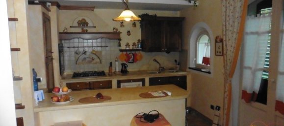 4 Schlafzimmer Wohnung in Pontremoli, Italy, Nr. 73462 11