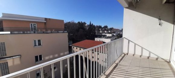 3 bedrooms Apartment in Saint-Etienne, France No. 307503 3