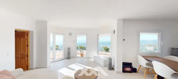 3 bedrooms Villa in Arenas, Spain No. 131049 19