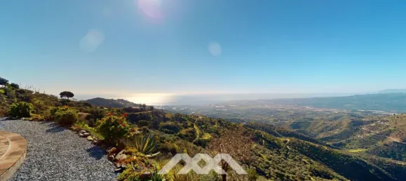 3 bedrooms Villa in Arenas, Spain No. 131049 3