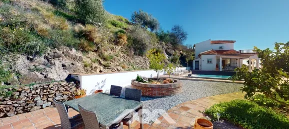 3 bedrooms Villa in Arenas, Spain No. 131049 5