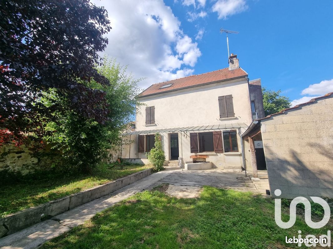 Casa de 4 dormitorios en Essomes-sur-Marne, France No. 258913