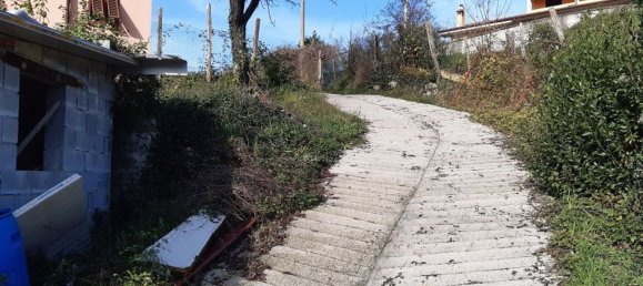 5 rooms House in Vernio, Italy No. 158756 3