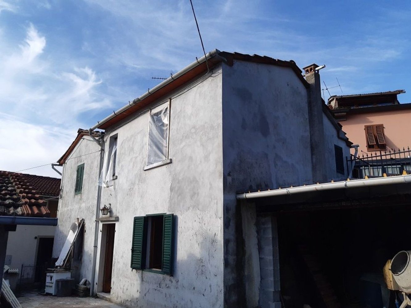 5 rooms House in Vernio, Italy No. 158756