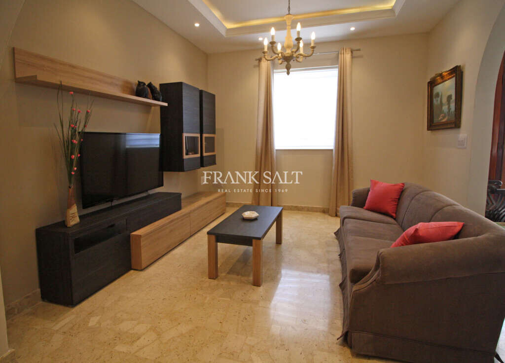 4 bedrooms House in Pembroke, Malta No. 4197