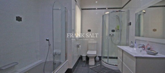 4 bedrooms House in Pembroke, Malta No. 4197 12