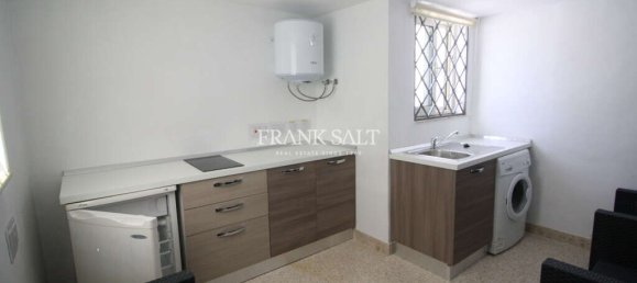 4 bedrooms House in Pembroke, Malta No. 4197 14