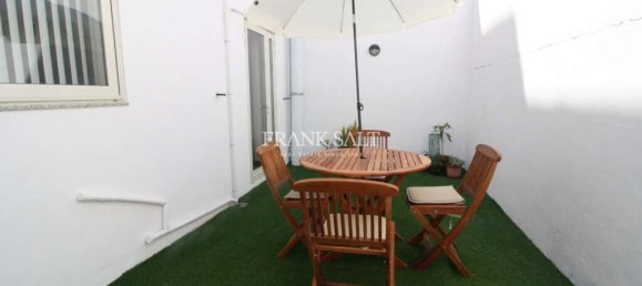 4 bedrooms House in Pembroke, Malta No. 4197 16