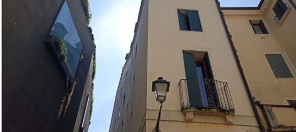 4 rooms Duplex in Vicenza, Italy No. 206549 3