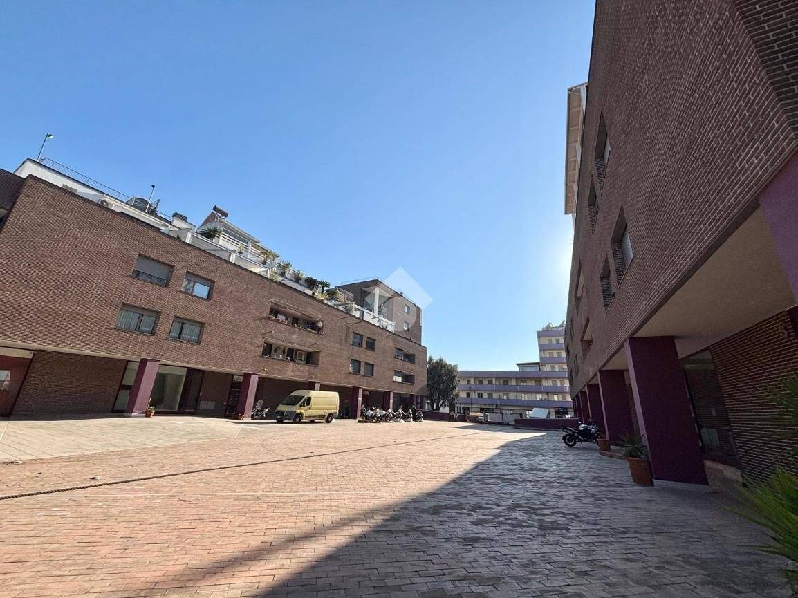 2 bedrooms Apartment in Naples, Italy No. 52376