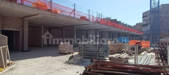 Коммерческая недвижимость с 1 комнатой в Лечче, Италия № 95339 6