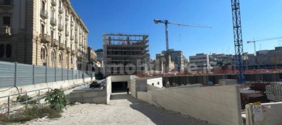 Коммерческая недвижимость с 1 комнатой в Лечче, Италия № 95339 21