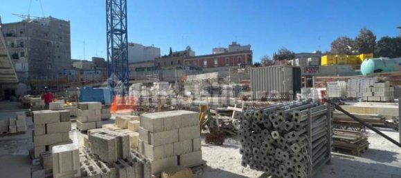 Коммерческая недвижимость с 1 комнатой в Лечче, Италия № 95339 32